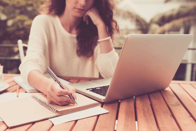 Tips for Finding Your First Writing Job After College