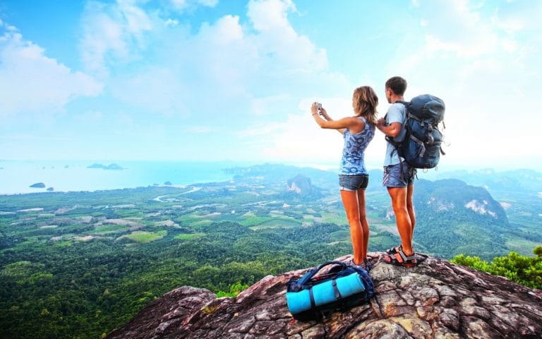 Top 5 Must Have Essential Apps for those Who Love Travelling