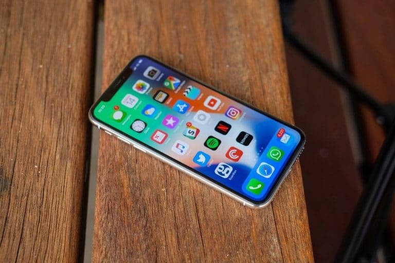 Apple iPhone X vs Samsung Note 8 – 12 Important Differences