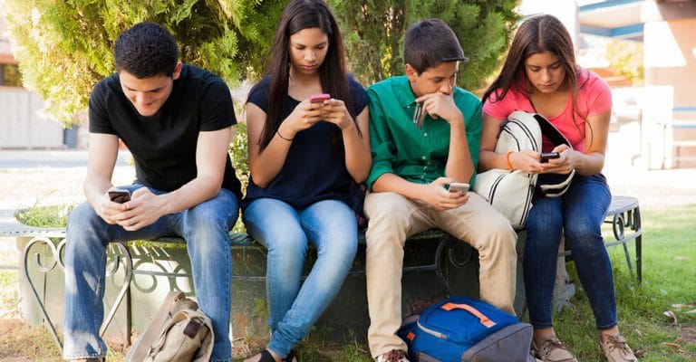 How to Monitor Your Child’s Mobile Phone Secretly?