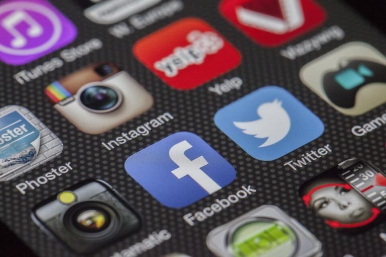 Facebook And Twitter: An Effective Way For Businesses To Promote Their Brand