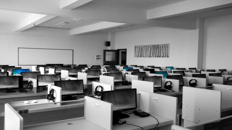 5 Tips To Deliver Effective Live Training Through Virtual Classrooms