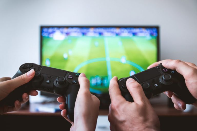 Why Should You Let Your Kids Play Online Games?