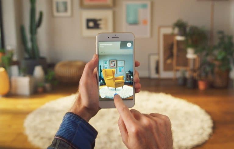 How E-Commerce Stands to Benefit from Augmented Reality?