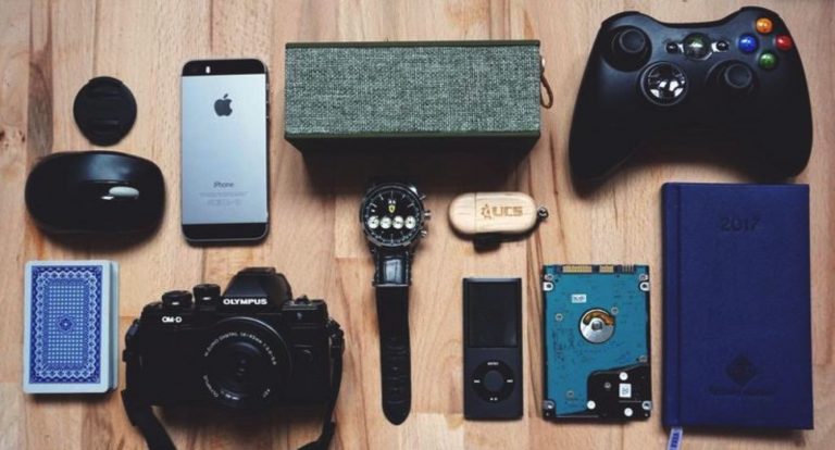 The Best Travel Tech Gadgets to Buy in 2019