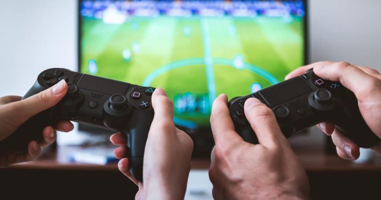 6 Ways to Make Money Playing Video Games