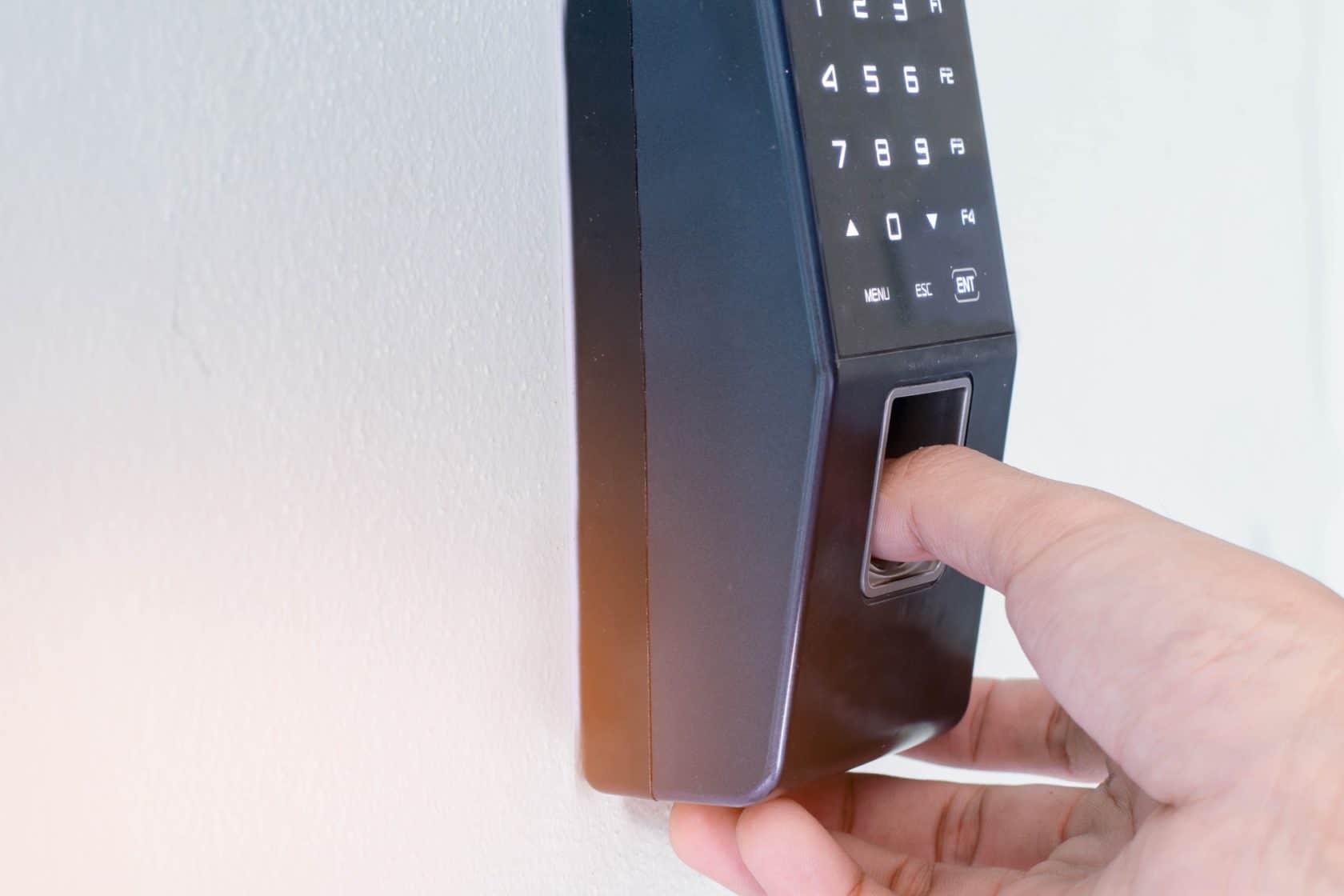 finger scanner for start and finish job