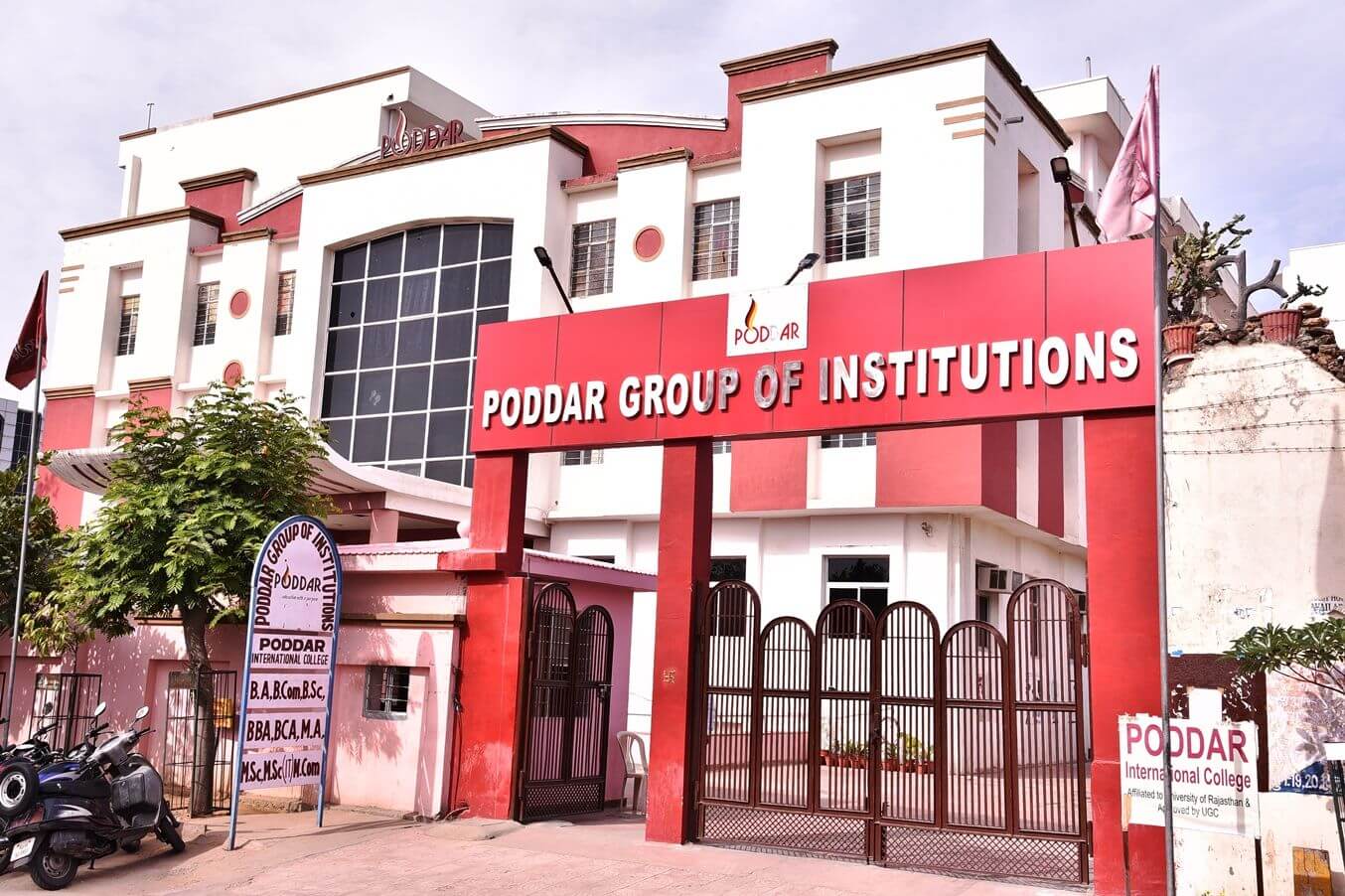 bca colleges without maths, Best BCA Colleges Without Maths Requirement in 2021