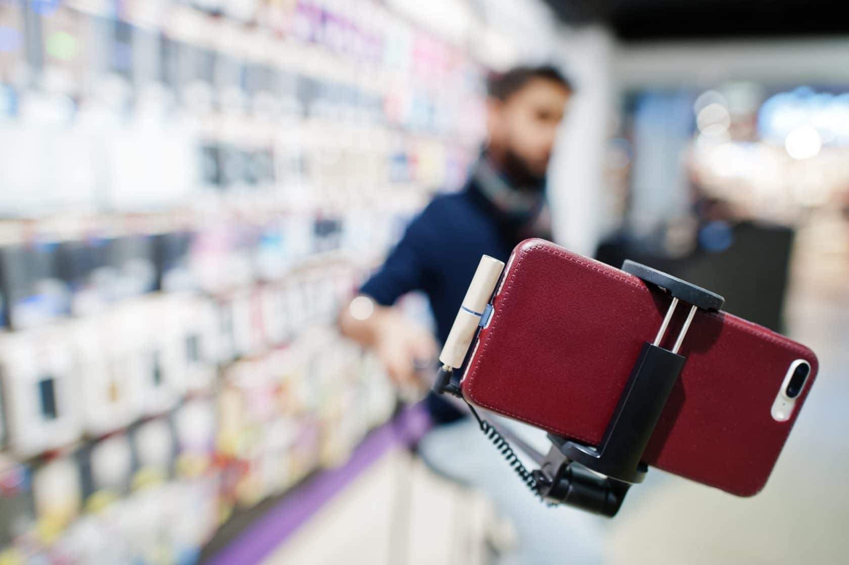 7 Must Buy Phone Accessories - Selfie stick