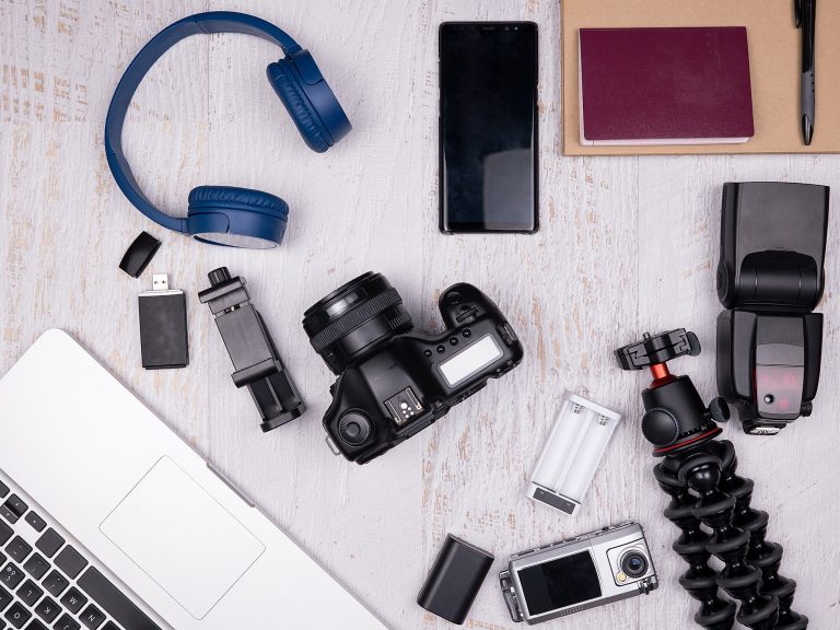 7 Must Buy Phone Accessories in 2023