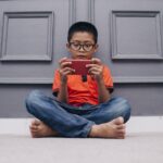 How to Keep Your Kids Away From Smartphones
